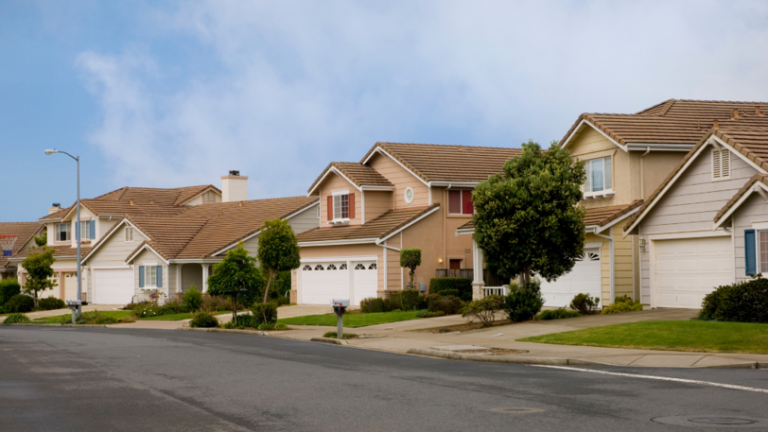 A neighborhood in Marin County that has taken precautions to be fire safe.